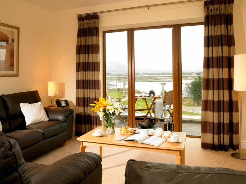 Golden'S Cove Apartments At Sneem Hotel Exterior foto
